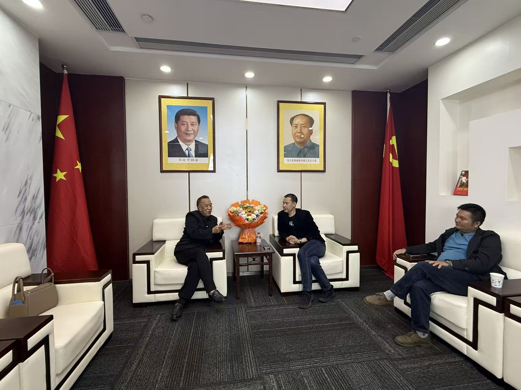 南搏会团队到访霍英东基金会力鲜集团天河办事处学习交流